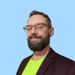 Portrait of Melbourne-based multidisciplinary abstract artist and Roundism founder, Michal Plis.